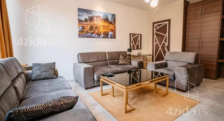 Turistički objekat | 4zida