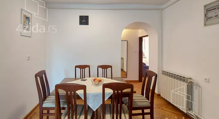 Šestosoban stan | 4zida