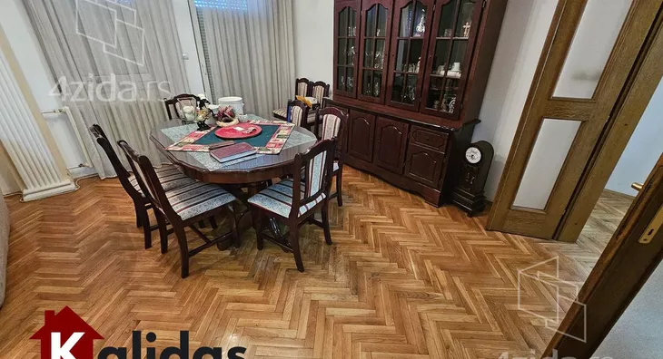 Troiposoban stan | 4zida