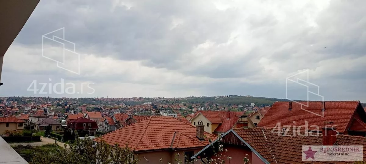 Sedmosoban stan | 4zida