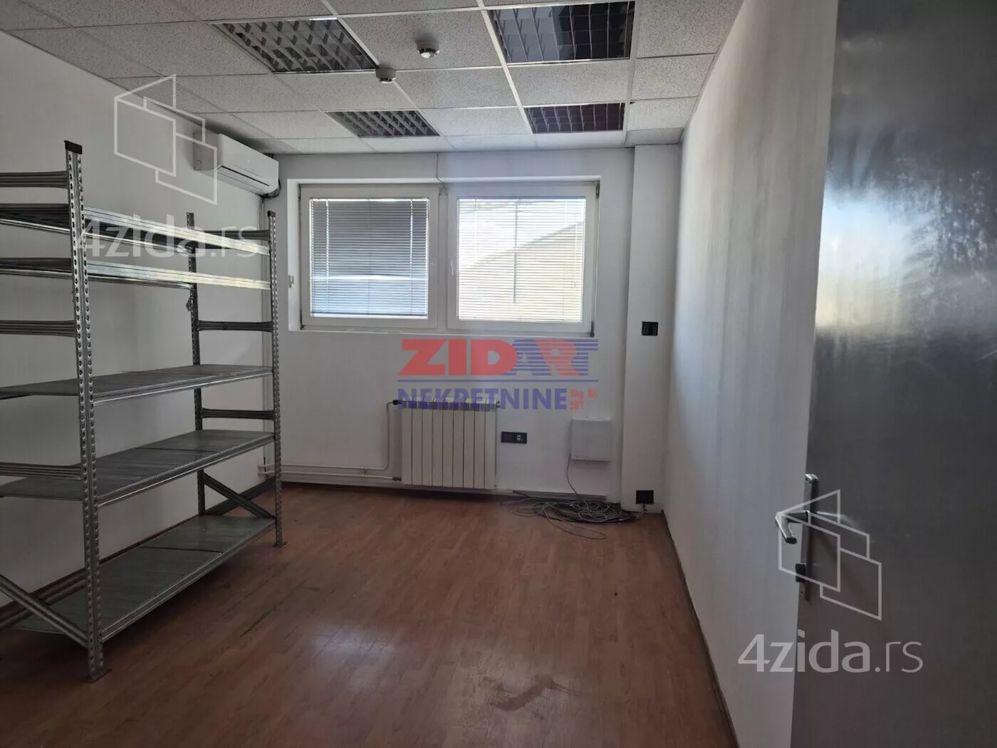 Lokal | 4zida