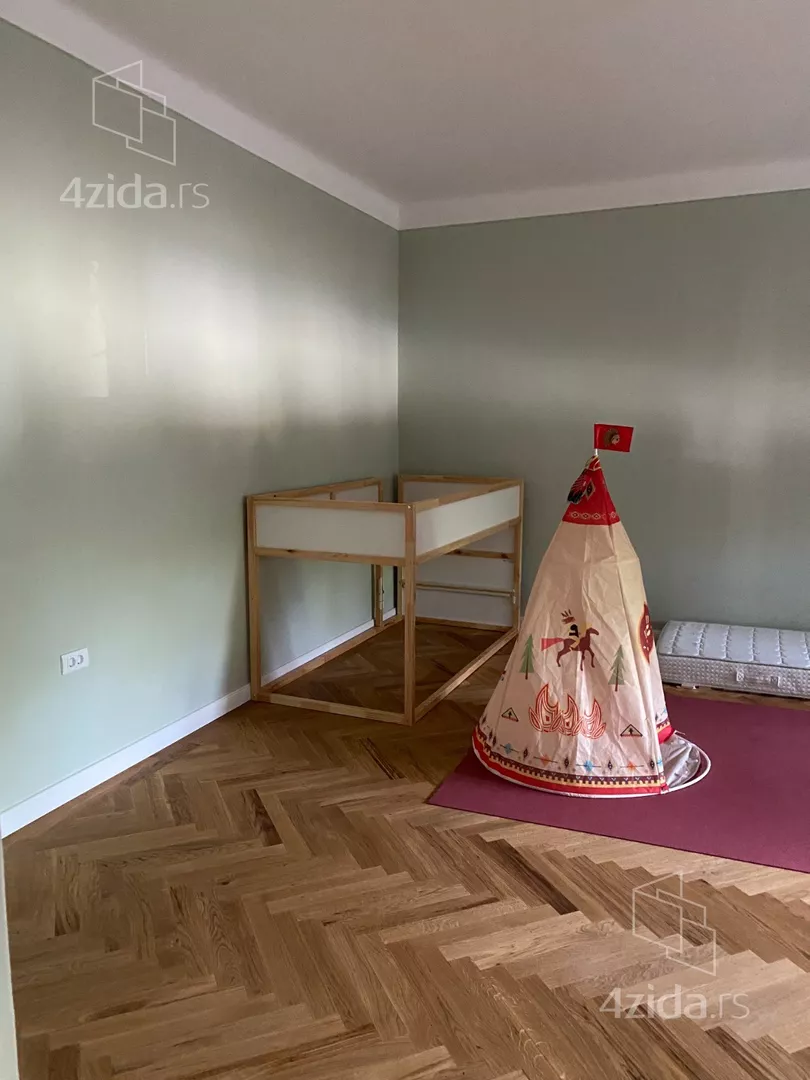 Četvoroiposoban stan | 4zida