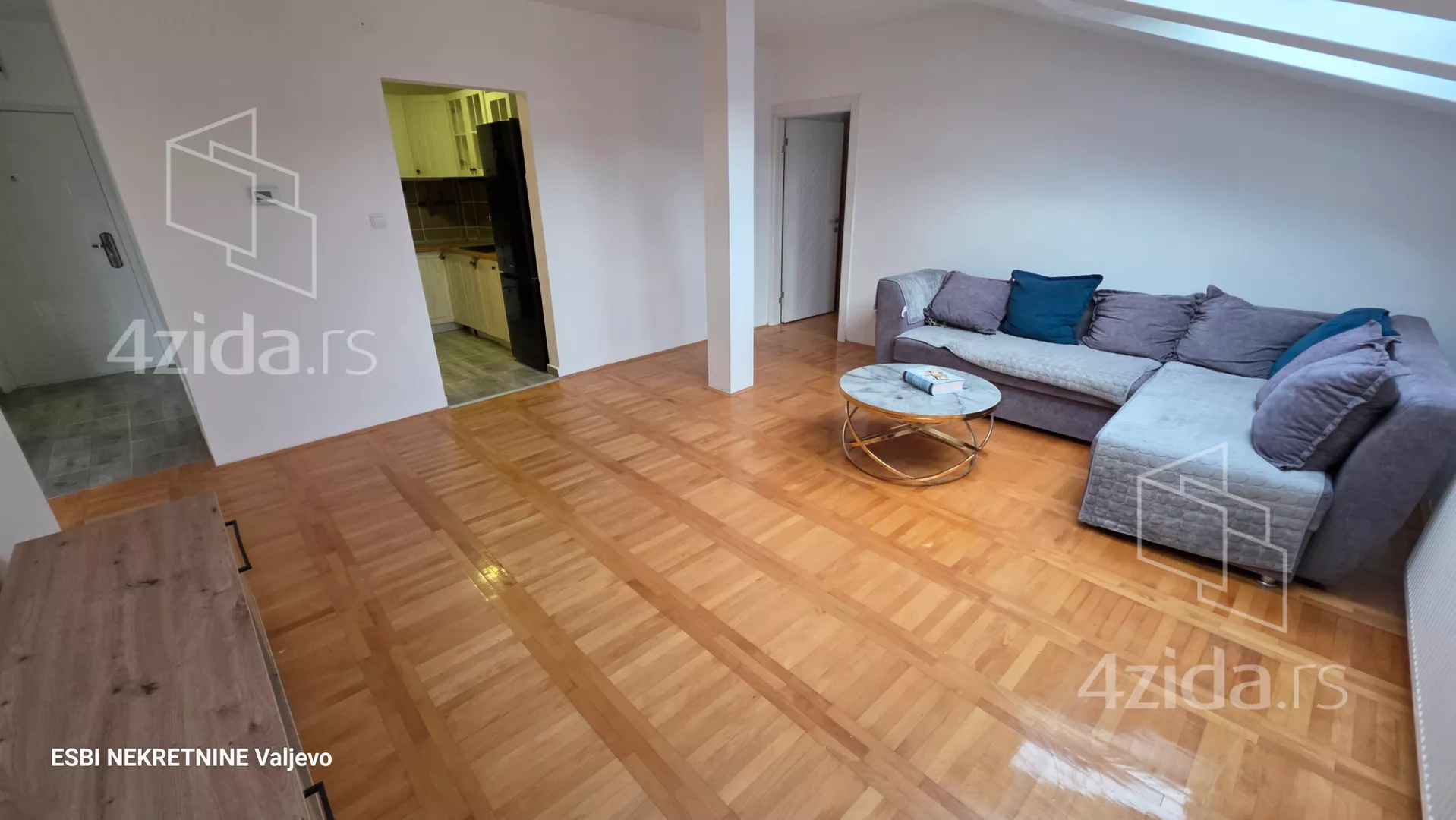 Dvoiposoban stan | 4zida