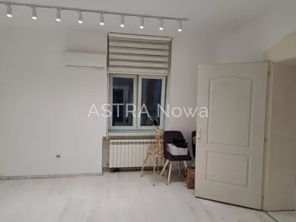 Vukov Spomenik | 4zida.rs