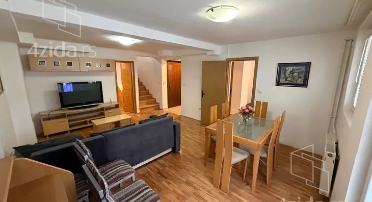 Petosoban stan | 4zida