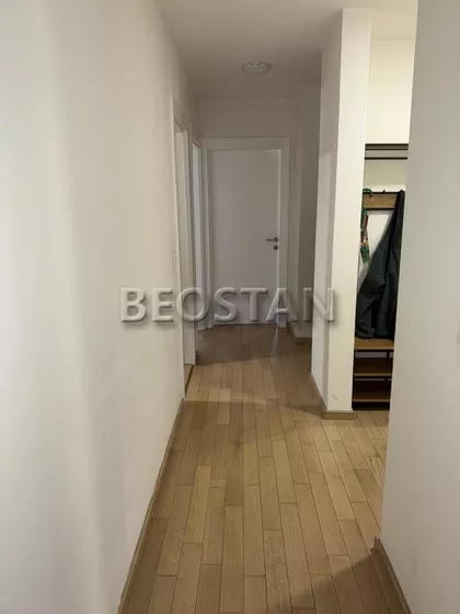 Crveni Krst Vračar | 4zida.rs