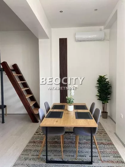 Trifkovićev trg | 4zida.rs