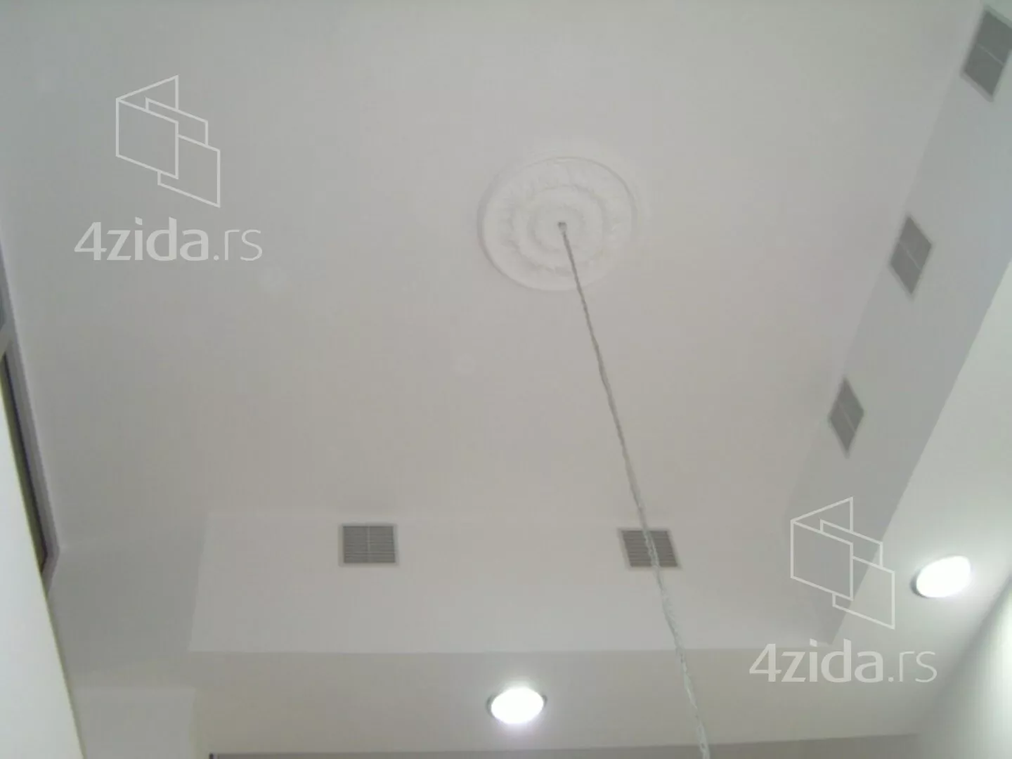 Lokal | 4zida