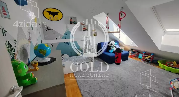 Četvoroiposoban stan | 4zida