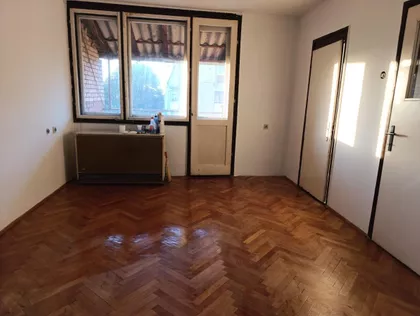Vojna Bolnica | 4zida.rs