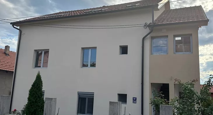 Četvoroiposoban stan | 4zida