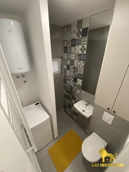 SVETOSAVSKA | 4zida.rs
