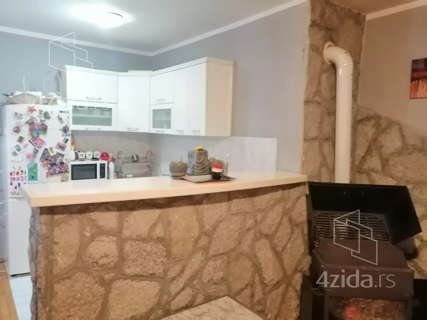Lokal | 4zida