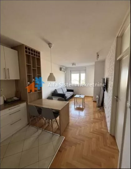 Stepa Stepanović | 4zida.rs