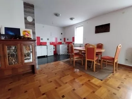 Surčin (mesto) | 4zida.rs
