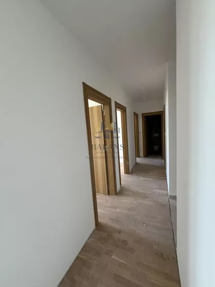 Stari Banovci | 4zida.rs
