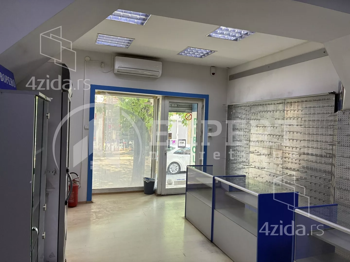 Lokal | 4zida