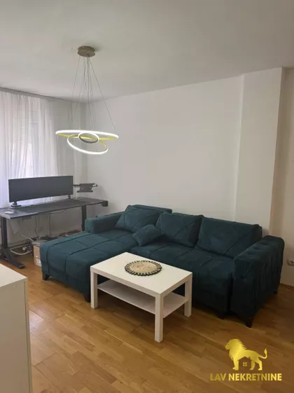 JANKA ČMELIKA | 4zida.rs