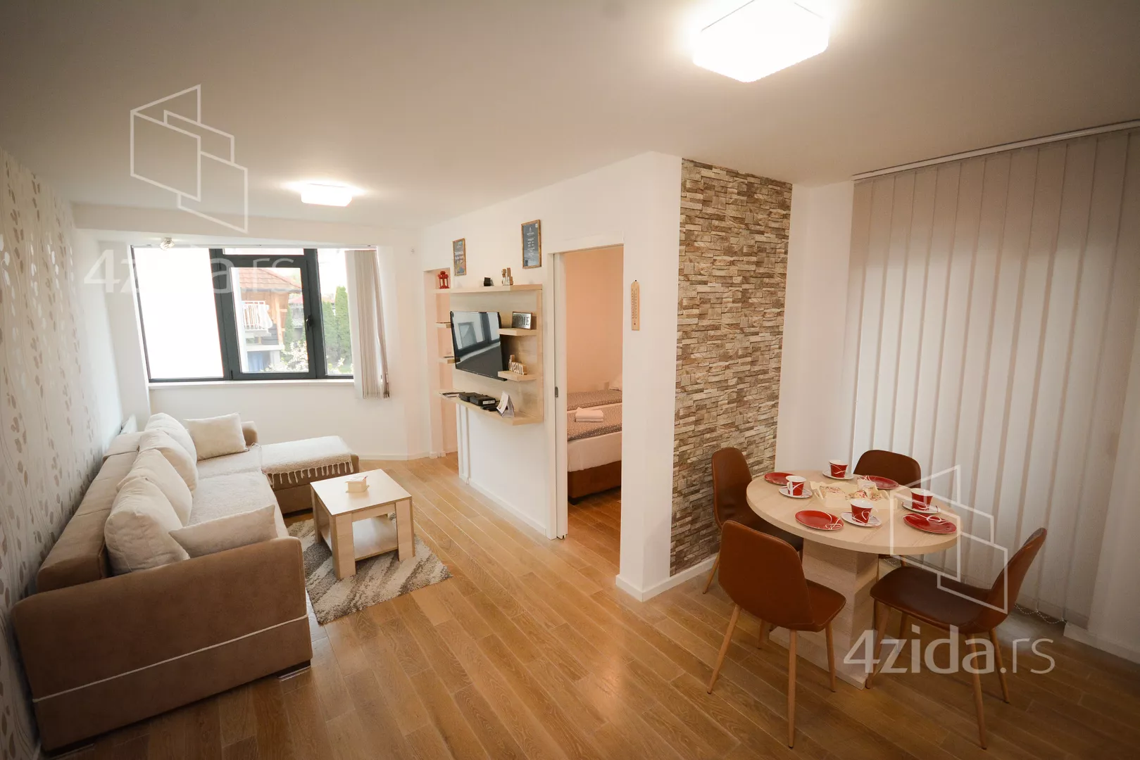 Jednoiposoban stan | 4zida