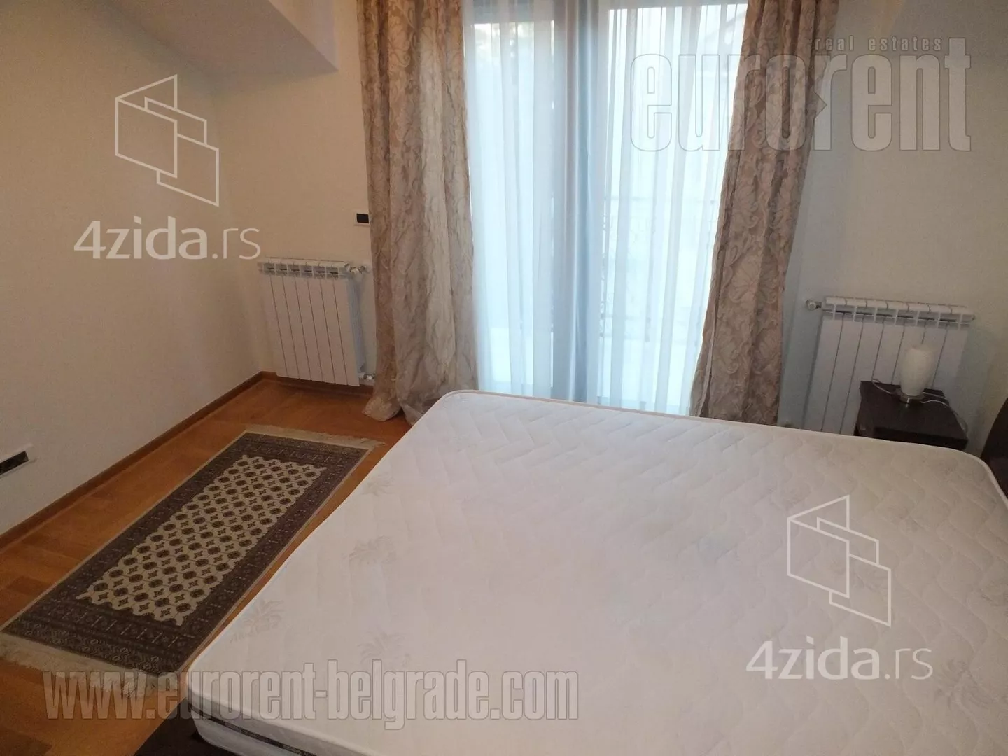 Četvoroiposoban stan | 4zida