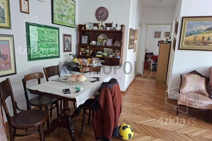 Troiposoban stan | 4zida