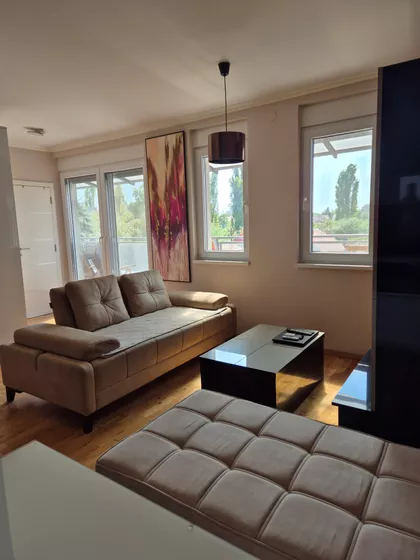 Sarajlijina 3 | 4zida.rs