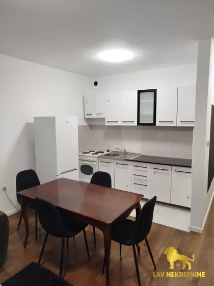 MARIJE BURSAĆ | 4zida.rs