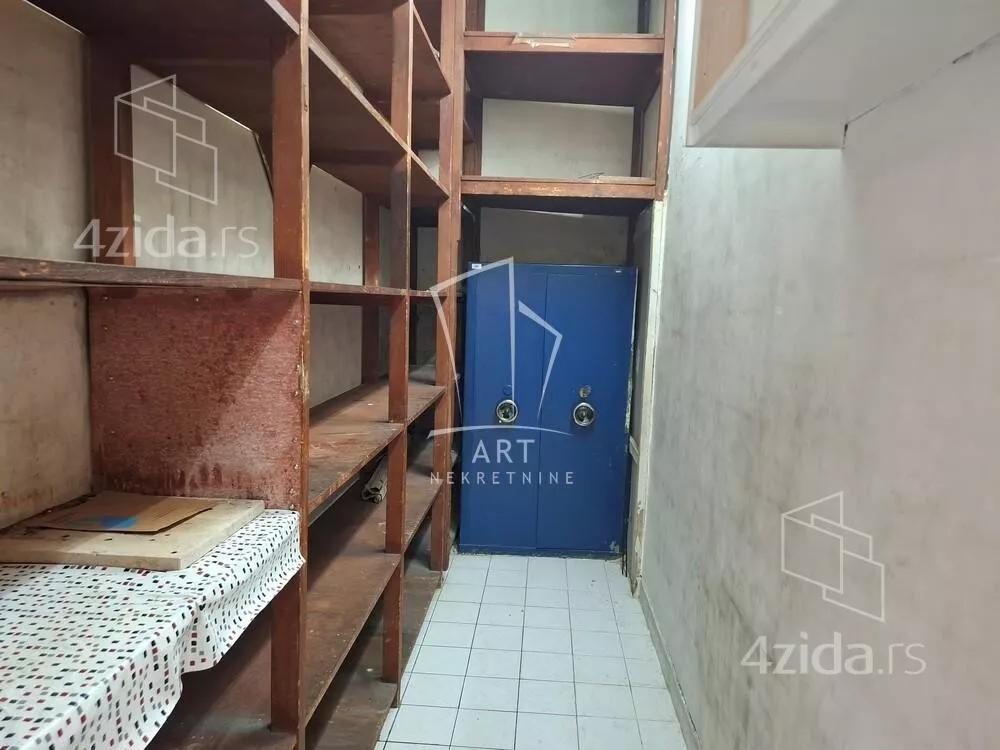 Lokal | 4zida