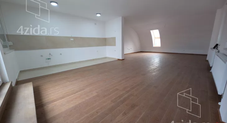 Šestosoban stan | 4zida