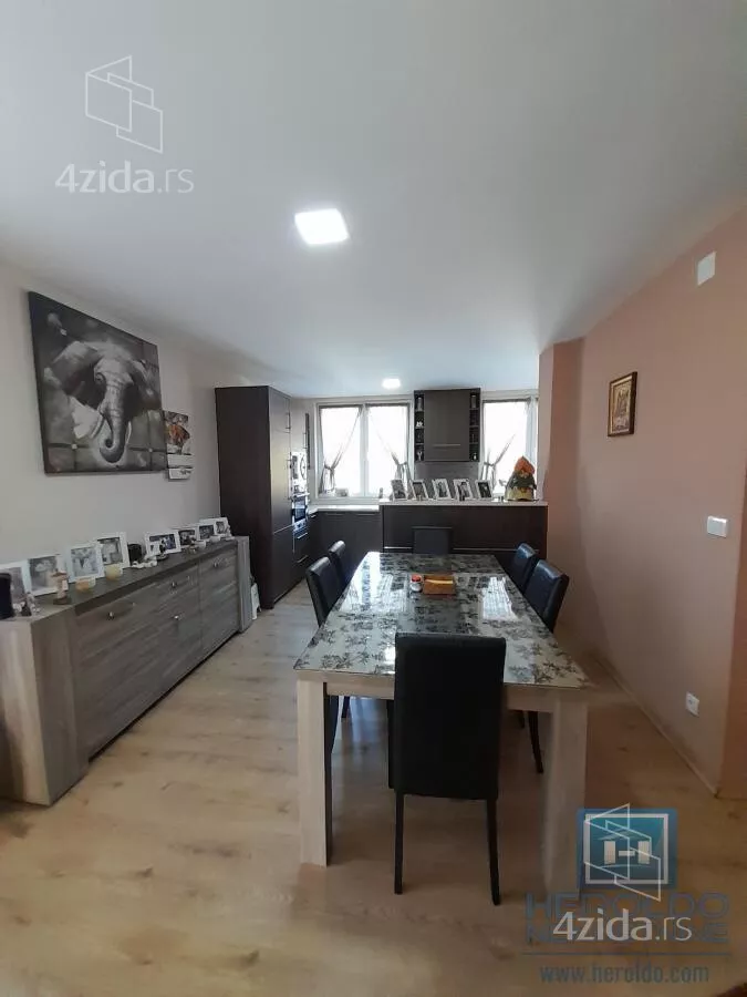 Kuća | 4zida