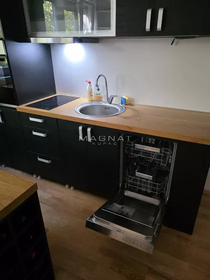 22. oktobra | 4zida.rs