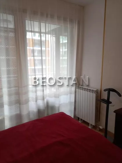 Tadije Sondermajera | 4zida.rs