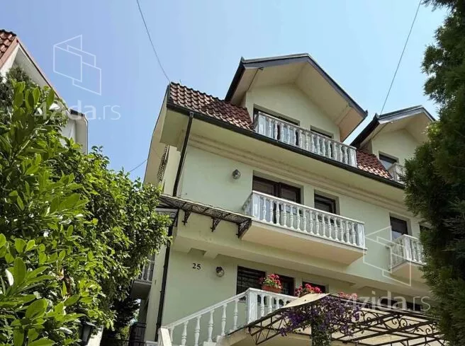 3-etažna kuća | 4zida