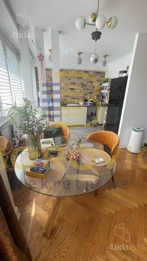 Petosoban stan | 4zida