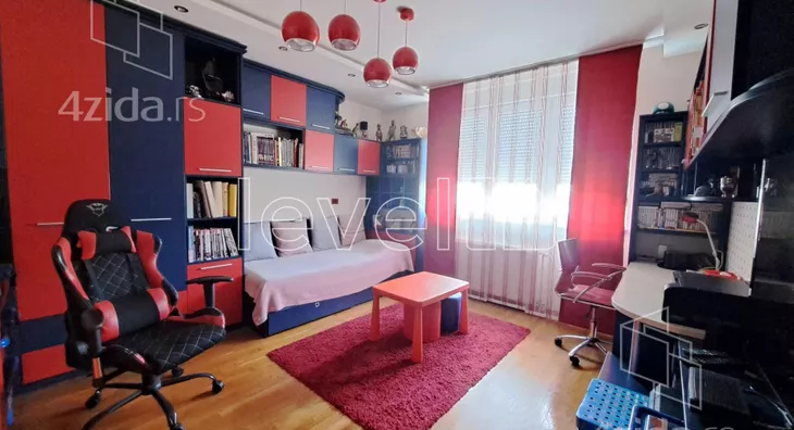 Petosoban stan | 4zida