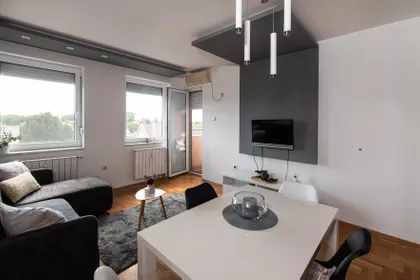 Žarka Zrenjanina 12 | 4zida.rs