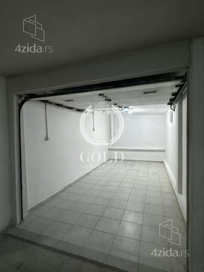 Garaža | 4zida