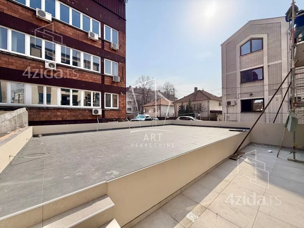 Troiposoban stan | 4zida