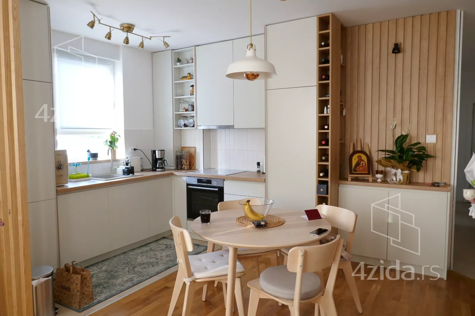 Troiposoban stan | 4zida