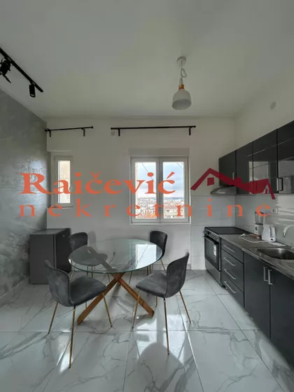 Francuska | 4zida.rs