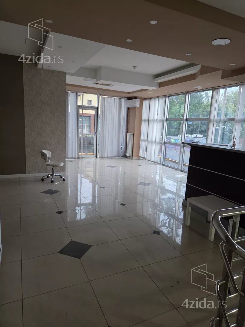 Lokal | 4zida