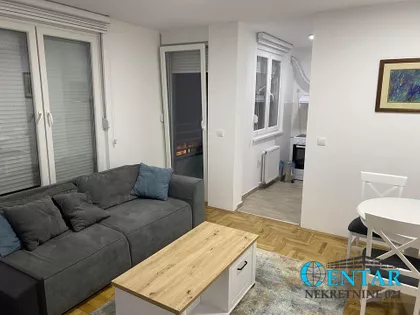 Karađorđeva | 4zida.rs