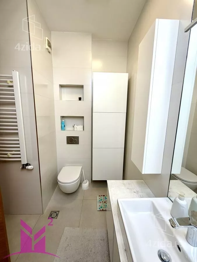 Sedmosoban stan | 4zida