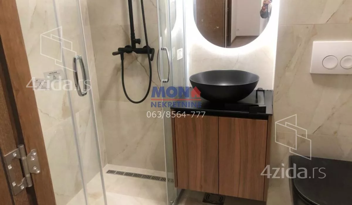 Petosoban stan | 4zida