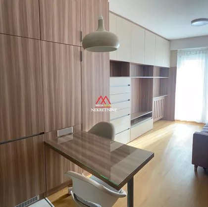 Pavla Papa | 4zida.rs