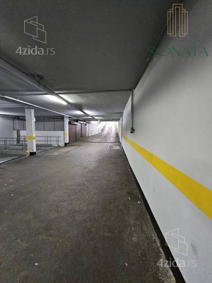 Šestosoban stan | 4zida