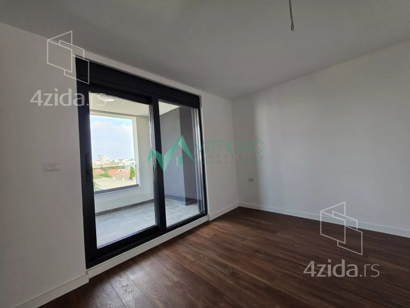 Šestosoban stan | 4zida