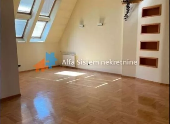 Šestosoban stan | 4zida