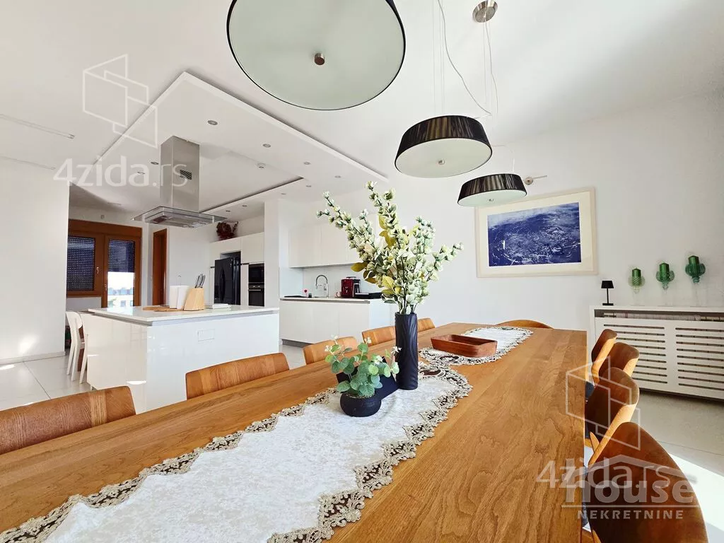 Sedmosoban stan | 4zida