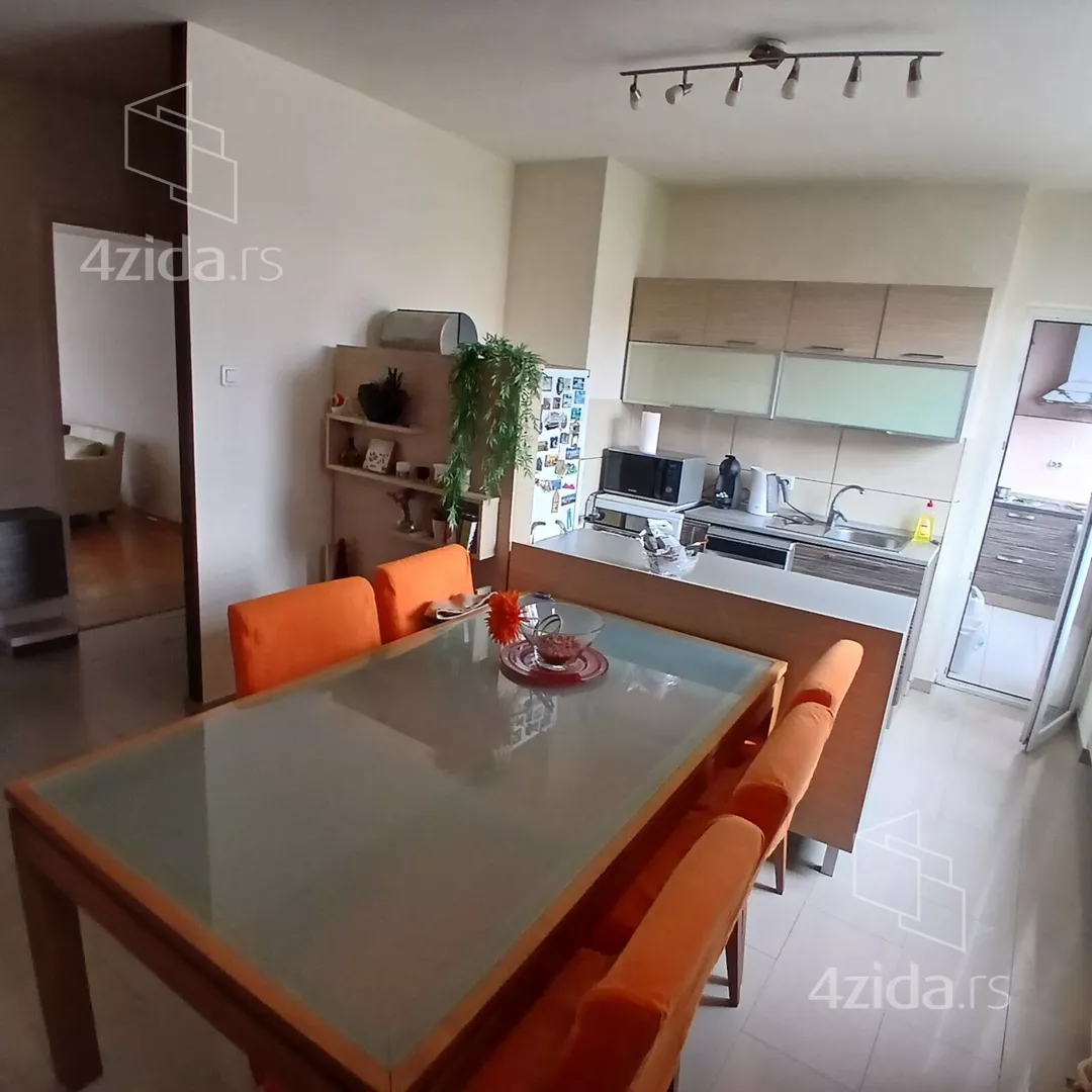 Četvorosoban stan | 4zida